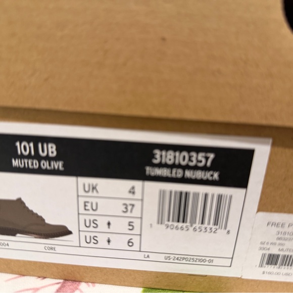 Dr. Martens Khaki Leather Boots with Yellow Stitching - Picture 4 of 6